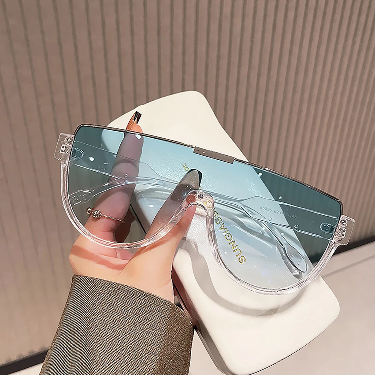 Vintage Semi-round Sunglasses Women Fashion Monoblock 2024 New Design Outdoor Goggle Shades Ins Trending UV400 Eyewear