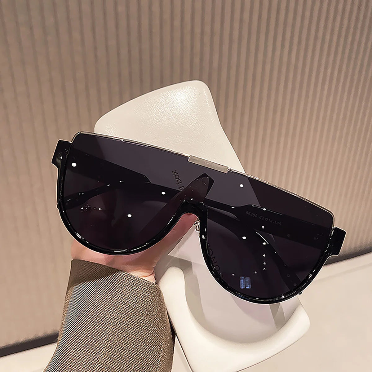 Vintage Semi-round Sunglasses Women Fashion Monoblock 2024 New Design Outdoor Goggle Shades Ins Trending UV400 Eyewear